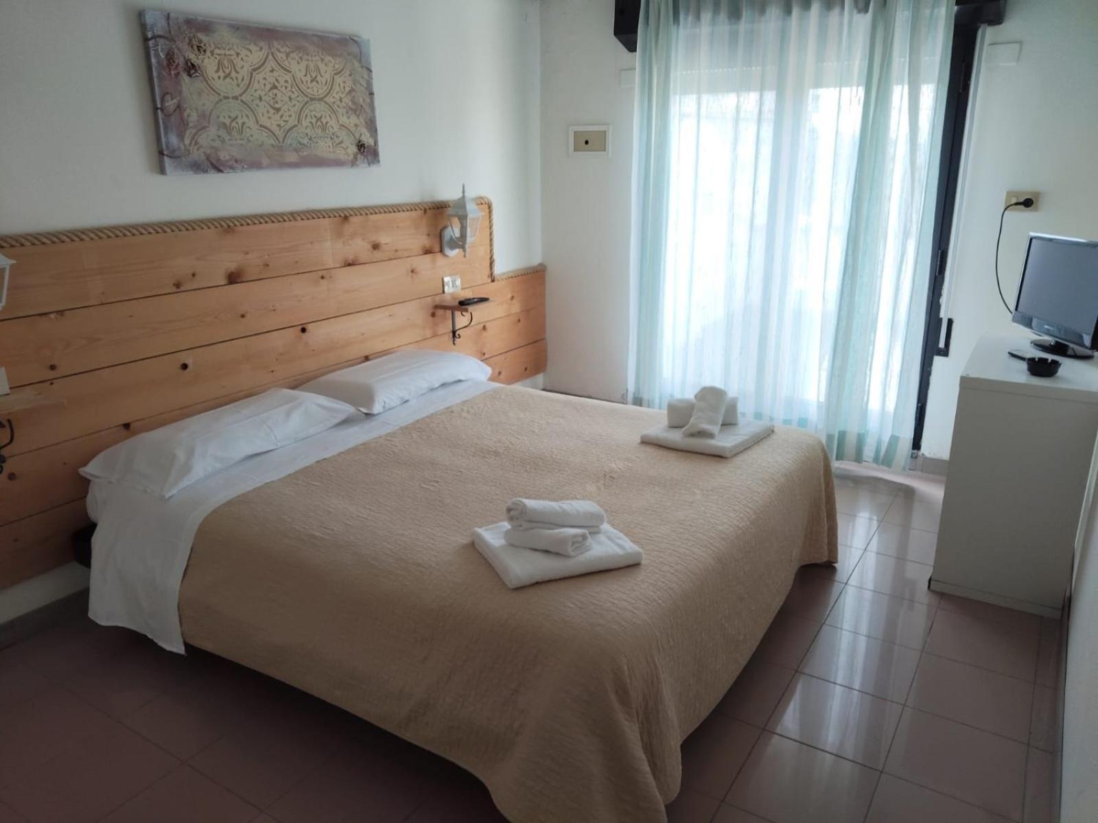 Hotel Garisenda B&B - In Centro A Riccione - Екстериор снимка
